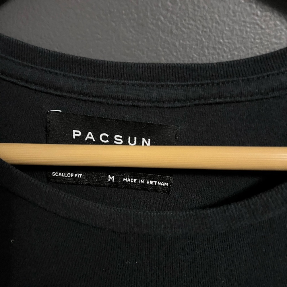 Pacsun elongated T shirt